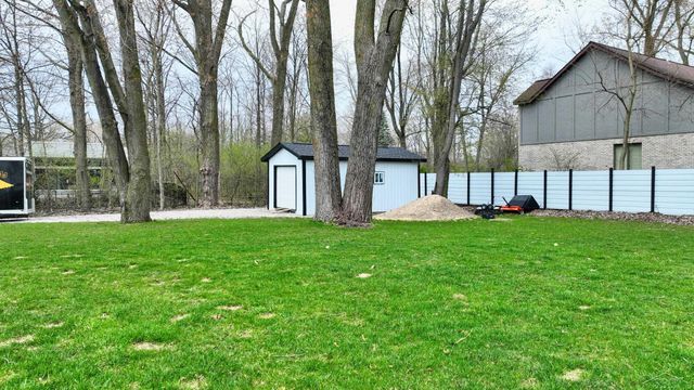 1266 Freeland Road, Bay City, MI 48706