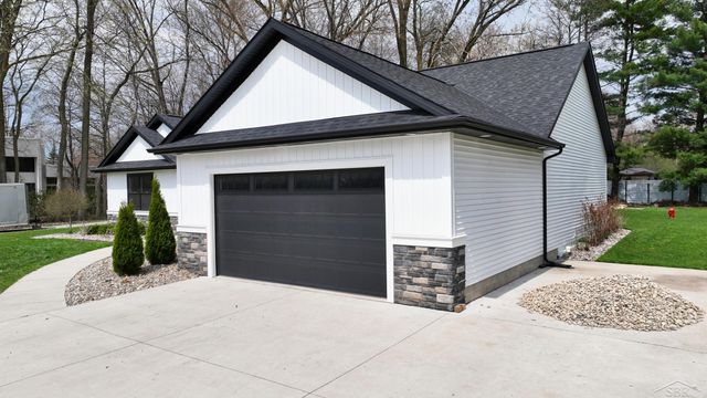1266 Freeland Road, Bay City, MI 48706
