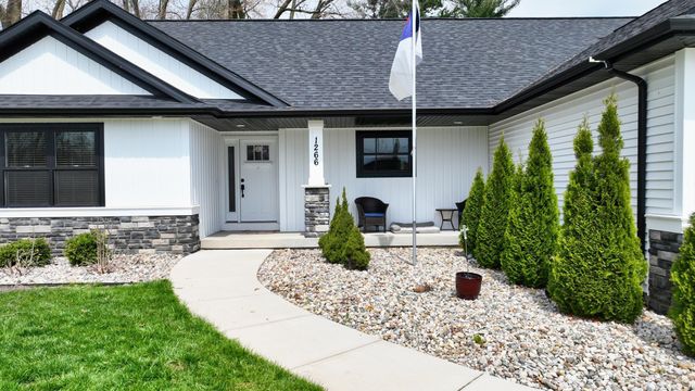 1266 Freeland Road, Bay City, MI 48706