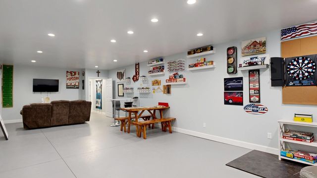 1266 Freeland Road, Bay City, MI 48706
