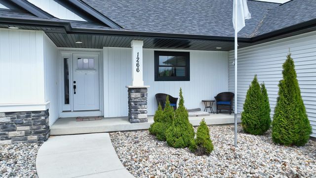 1266 Freeland Road, Bay City, MI 48706