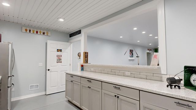 1266 Freeland Road, Bay City, MI 48706