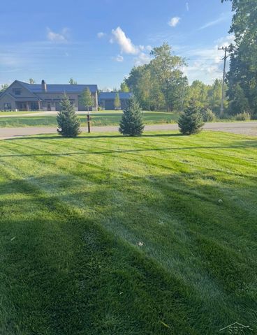 1266 Freeland Road, Bay City, MI 48706