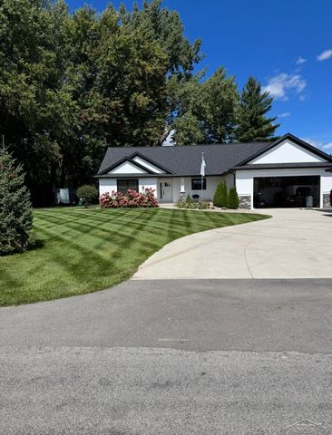 1266 Freeland Road, Bay City, MI 48706