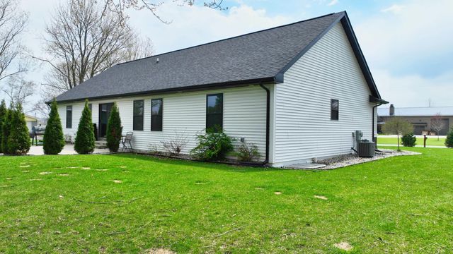 1266 Freeland Road, Bay City, MI 48706