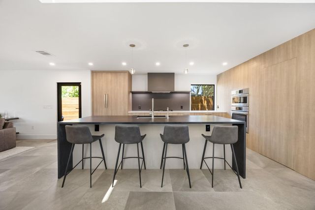3412 South Oak DR A, Austin, TX 78704
