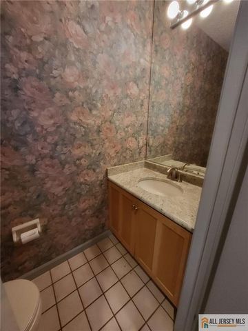12 Carriage Place 1012, Edison, NJ 08820