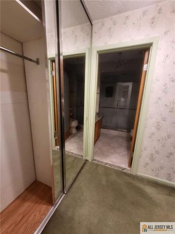 12 Carriage Place 1012, Edison, NJ 08820