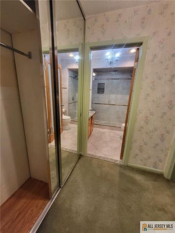 12 Carriage Place 1012, Edison, NJ 08820