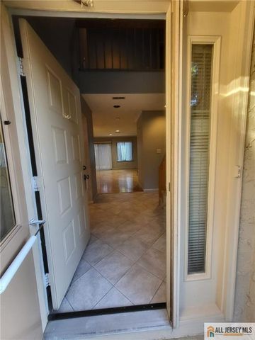 12 Carriage Place 1012, Edison, NJ 08820