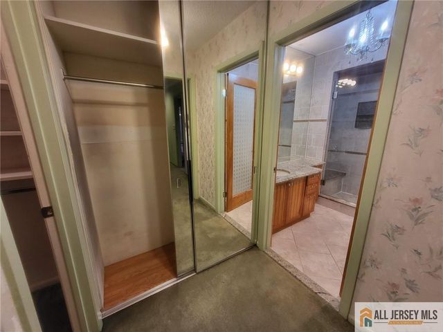 12 Carriage Place 1012, Edison, NJ 08820
