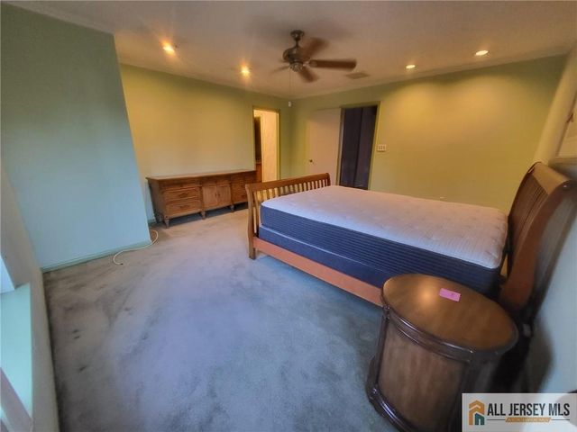 12 Carriage Place 1012, Edison, NJ 08820
