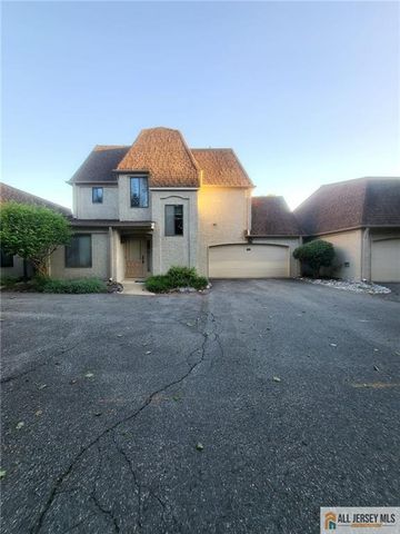 12 Carriage Place 1012, Edison, NJ 08820