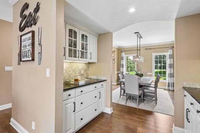 15109 Wilden Drive, Urbandale, IA 50323