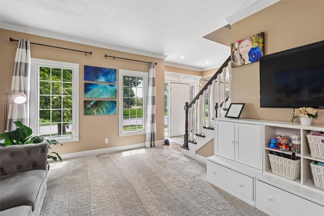 15109 Wilden Drive, Urbandale, IA 50323