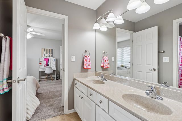 15109 Wilden Drive, Urbandale, IA 50323