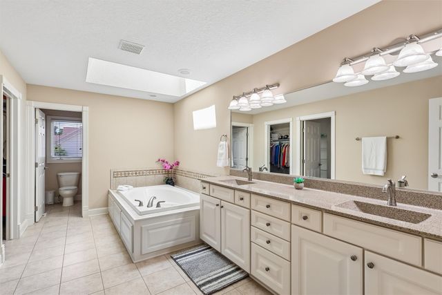 15109 Wilden Drive, Urbandale, IA 50323