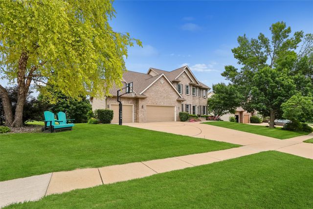 15109 Wilden Drive, Urbandale, IA 50323
