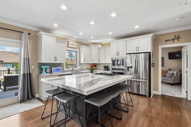 15109 Wilden Drive, Urbandale, IA 50323