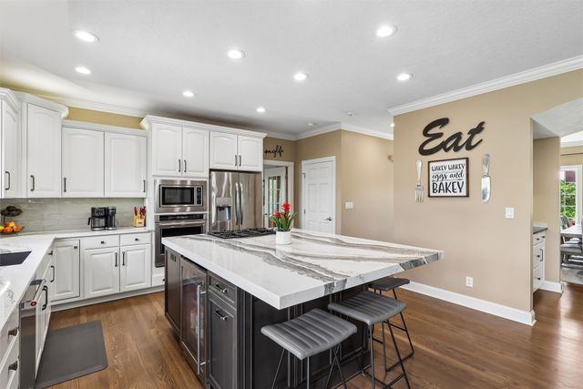 15109 Wilden Drive, Urbandale, IA 50323