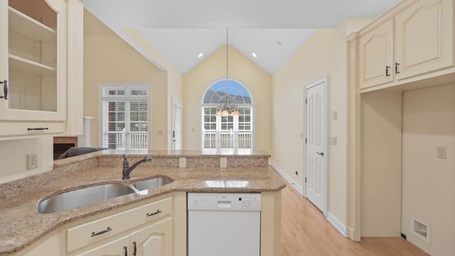 825 Dennis Avenue, Jasper, TN 37347