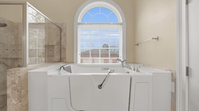 825 Dennis Avenue, Jasper, TN 37347