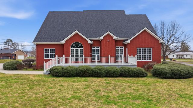 825 Dennis Avenue, Jasper, TN 37347