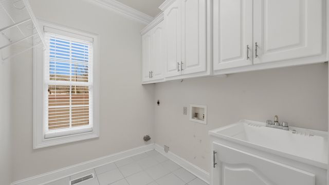 825 Dennis Avenue, Jasper, TN 37347