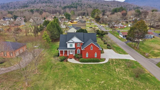 825 Dennis Avenue, Jasper, TN 37347