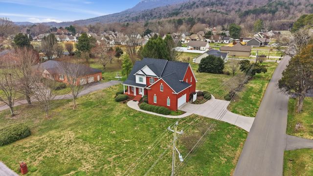 825 Dennis Avenue, Jasper, TN 37347