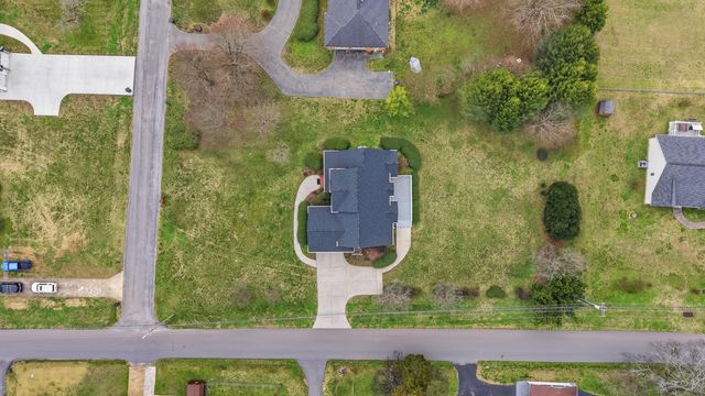 825 Dennis Avenue, Jasper, TN 37347