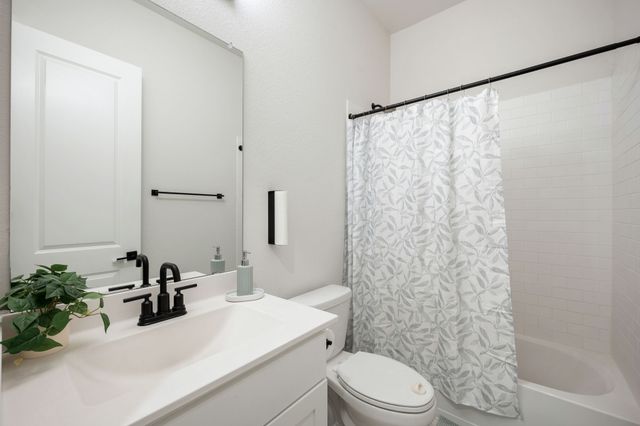 705 Allison Drive, Van Alstyne, TX 75495