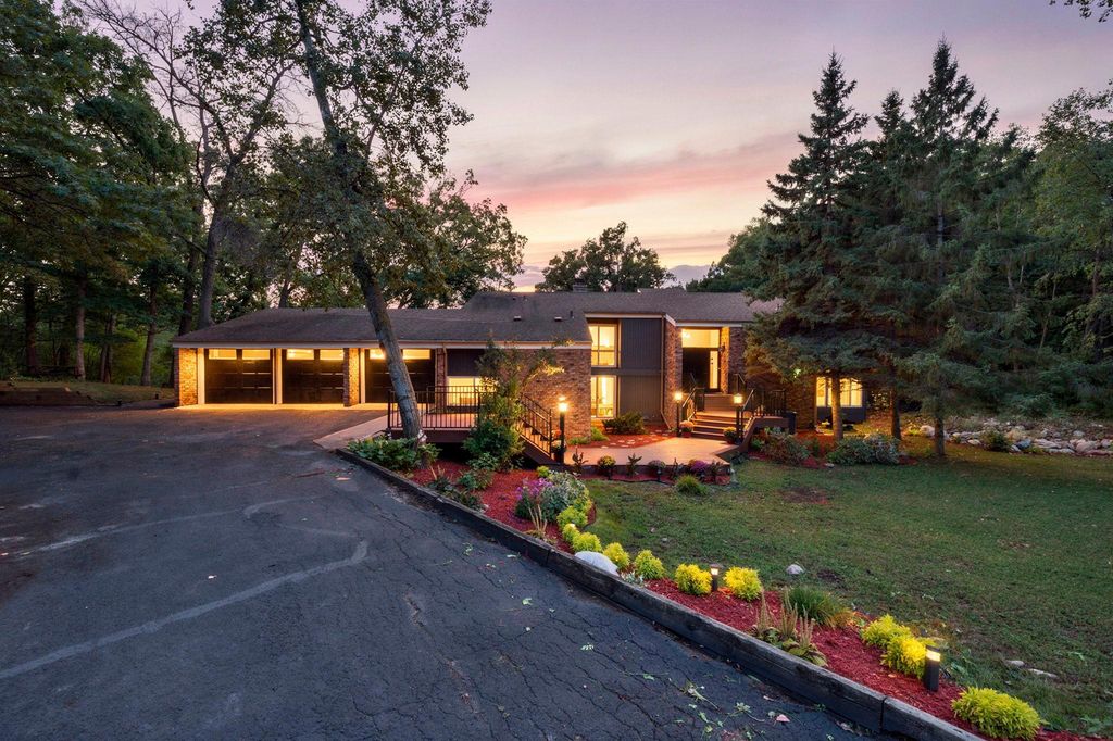 16411 Kingswood Drive, Lakeville, MN 55044 — exterior