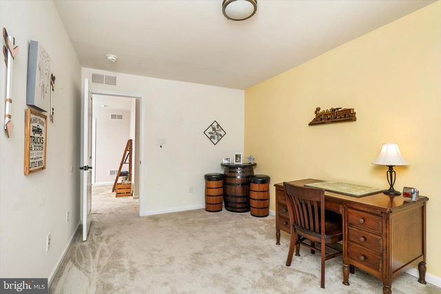 84 HEALS FARM RD, Burlington, NJ 08016