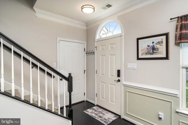 84 HEALS FARM RD, Burlington, NJ 08016