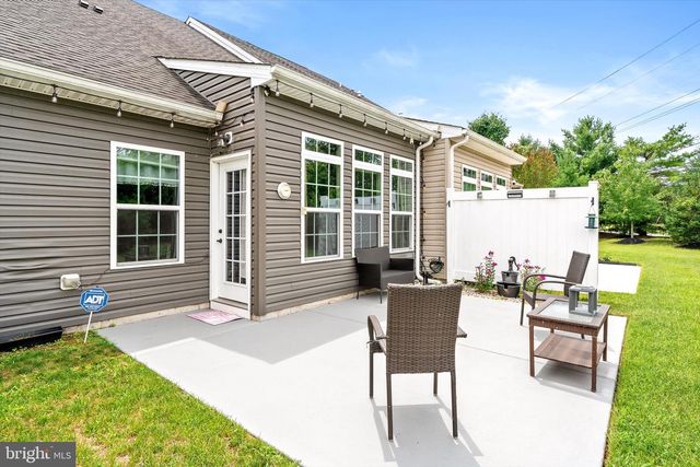 84 HEALS FARM RD, Burlington, NJ 08016