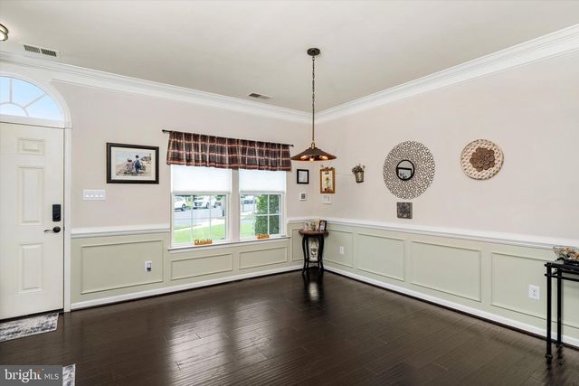84 HEALS FARM RD, Burlington, NJ 08016