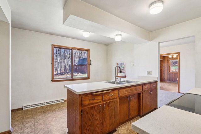 W207N6838 Flora DRIVE, Menomonee Falls, WI 53051