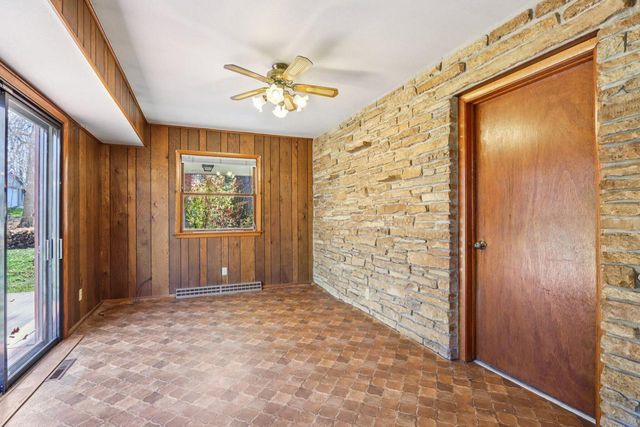 W207N6838 Flora DRIVE, Menomonee Falls, WI 53051