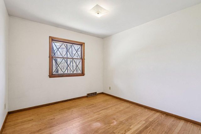 W207N6838 Flora DRIVE, Menomonee Falls, WI 53051