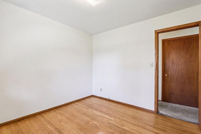 W207N6838 Flora DRIVE, Menomonee Falls, WI 53051