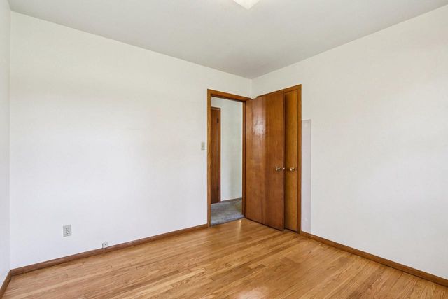 W207N6838 Flora DRIVE, Menomonee Falls, WI 53051