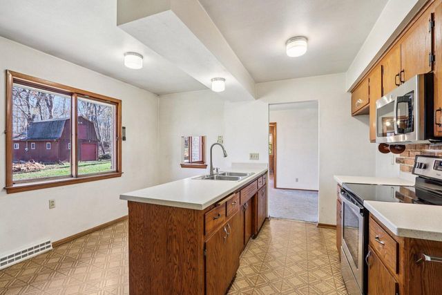 W207N6838 Flora DRIVE, Menomonee Falls, WI 53051