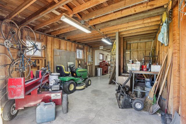 W207N6838 Flora DRIVE, Menomonee Falls, WI 53051