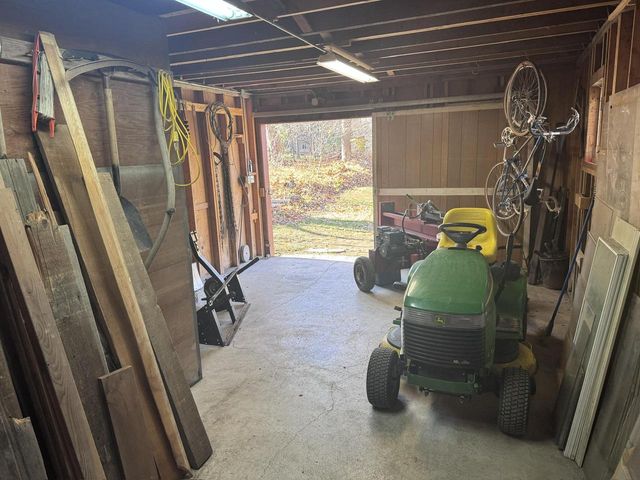 W207N6838 Flora DRIVE, Menomonee Falls, WI 53051