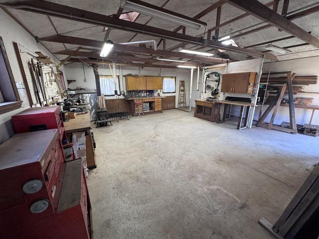 W207N6838 Flora DRIVE, Menomonee Falls, WI 53051