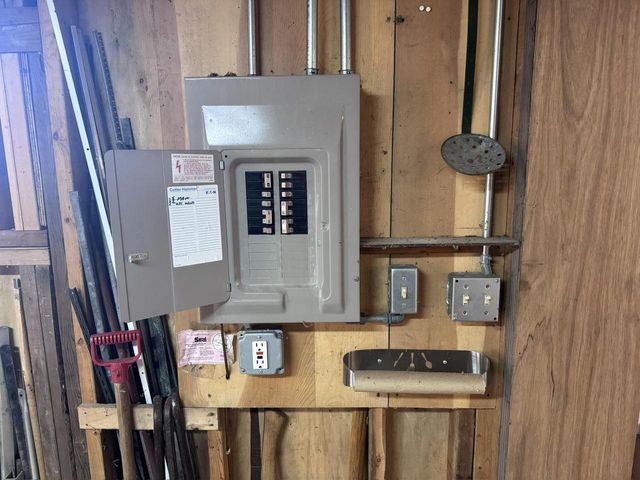 W207N6838 Flora DRIVE, Menomonee Falls, WI 53051