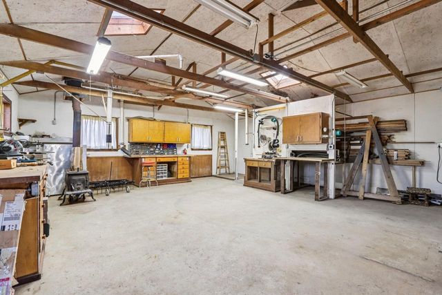 W207N6838 Flora DRIVE, Menomonee Falls, WI 53051