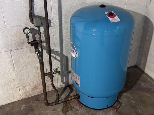 W207N6838 Flora DRIVE, Menomonee Falls, WI 53051