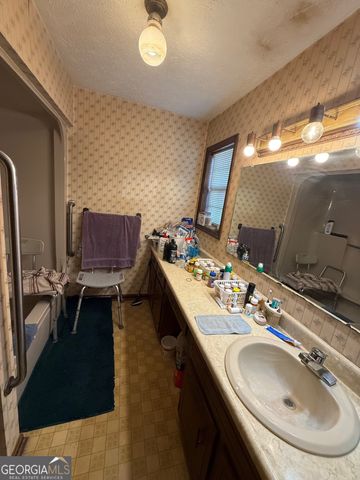 115 Harbour Point NW, Milledgeville, GA 31061